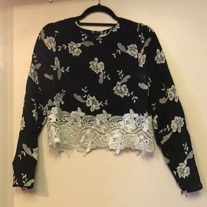 Line & Dot floral top with Lace trim